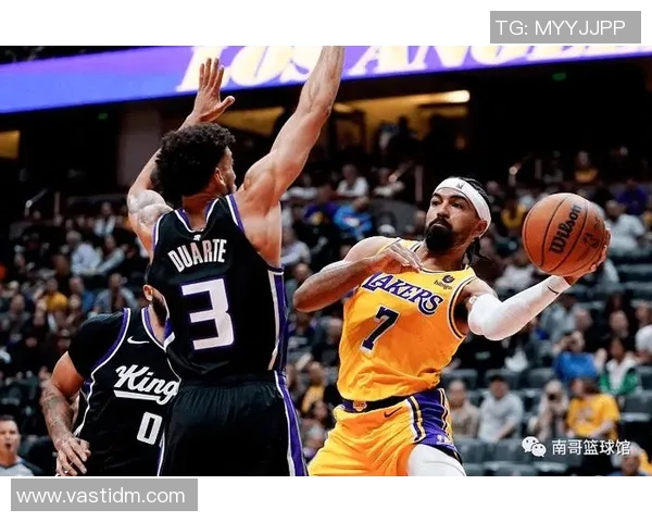 湖人对阵国王赛前深度分析及双方关键球员表现展望